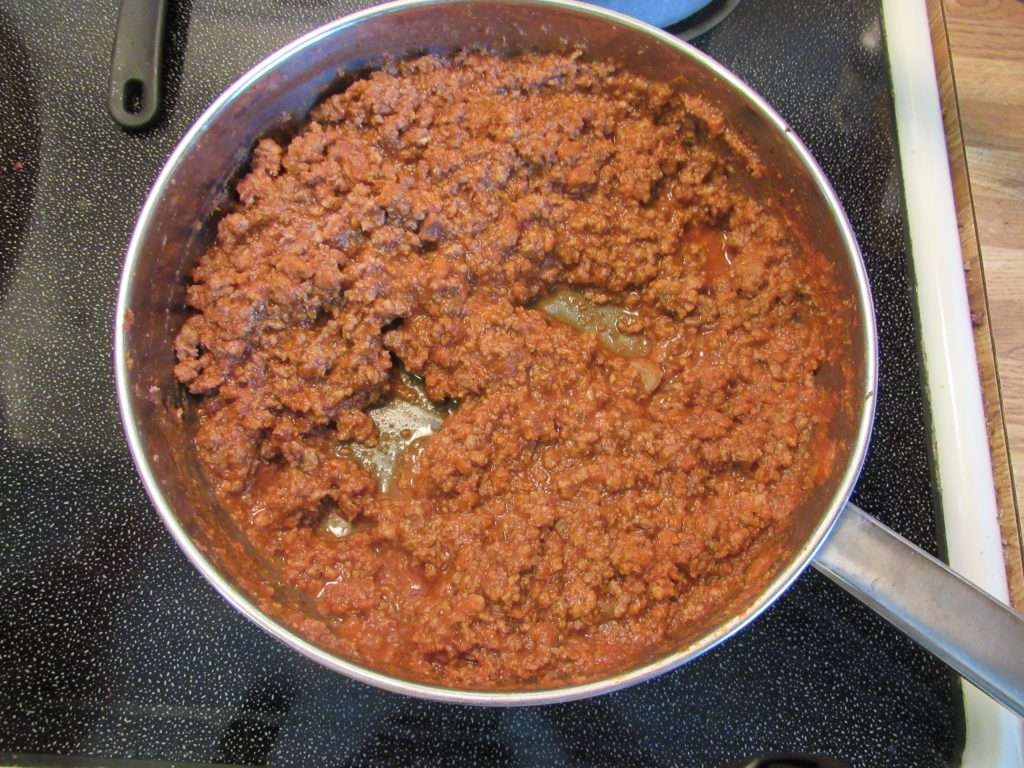 Venison Lasagna (Lasagna with Cottage Cheese) 6 Ground venison in a skillet for Lasagna with cottage cheese Recipe.