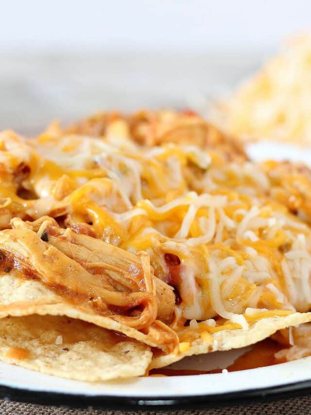 Crockpot Taco Chicken Nachos
