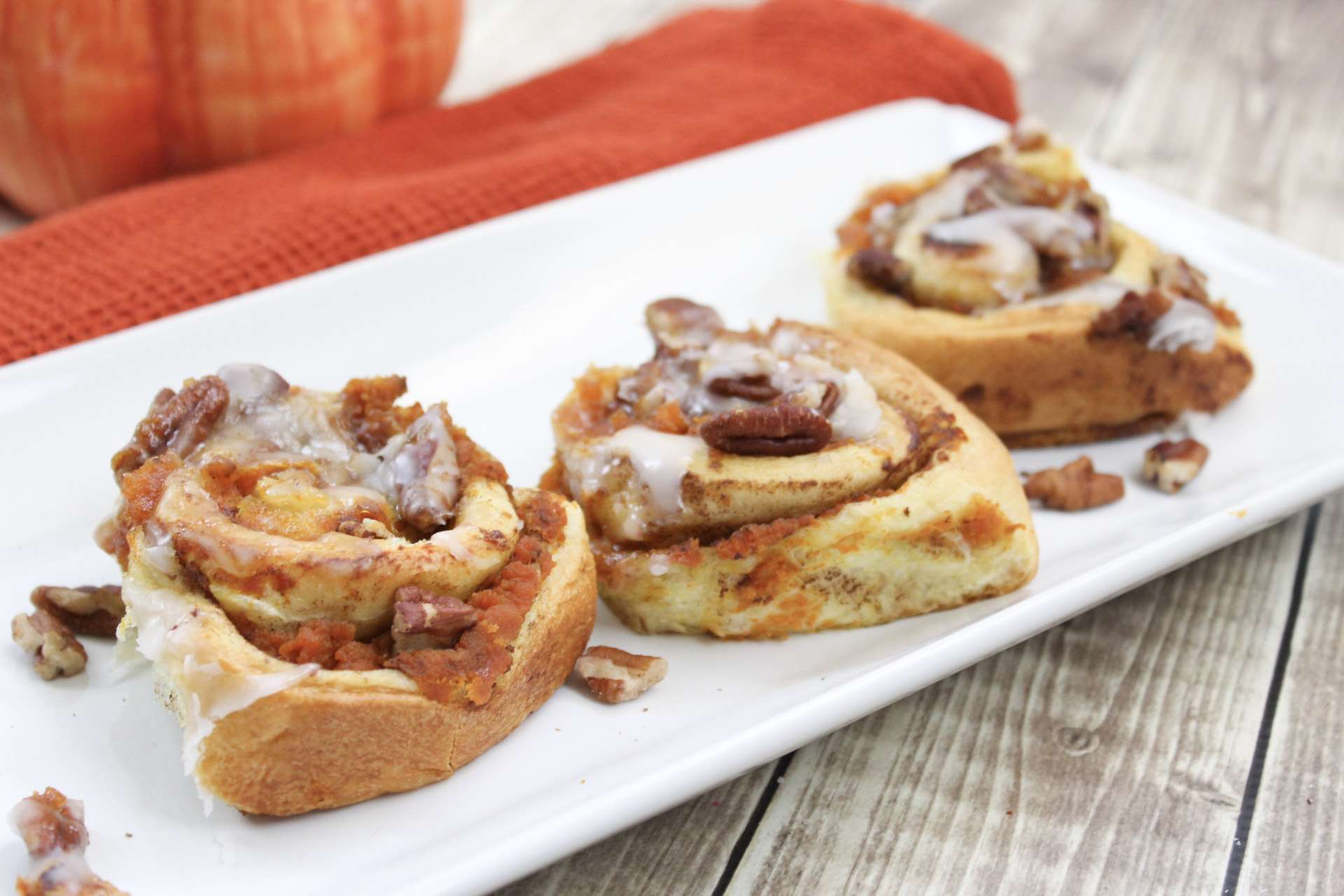 Easy Pumpkin Pecan Cinnamon Rolls