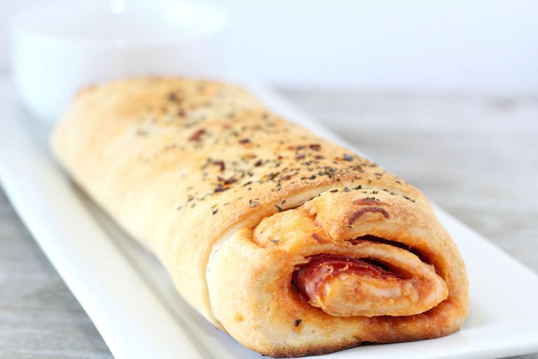 Spicy Stuffed Pizza Bread