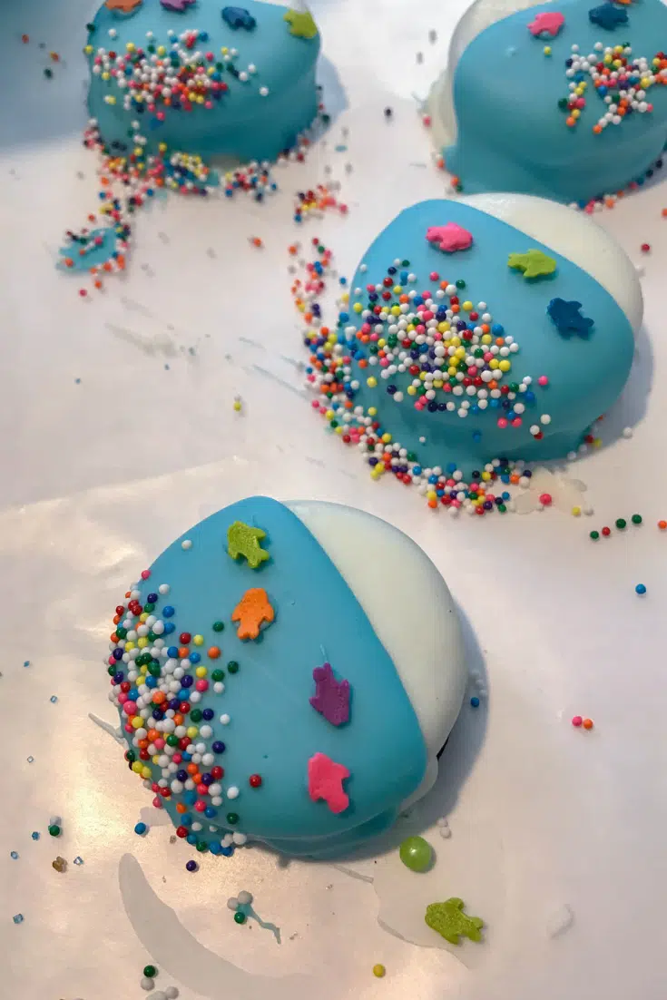 fish bowl oreo cookies on wax paper