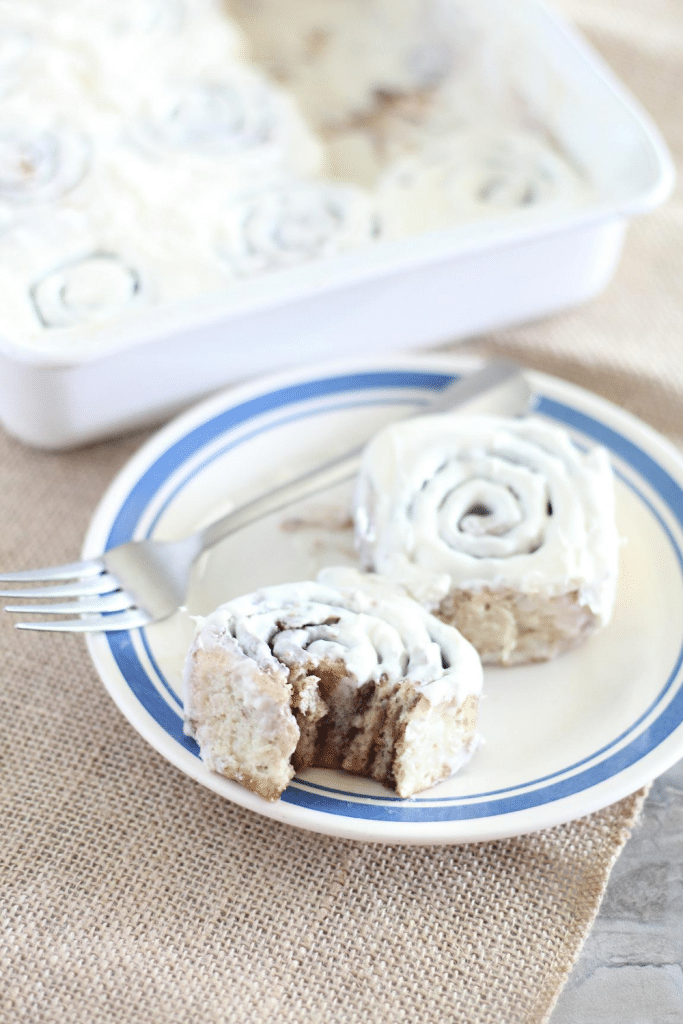 Easy Cinnamon Rolls 9 cinnamon roll on plate