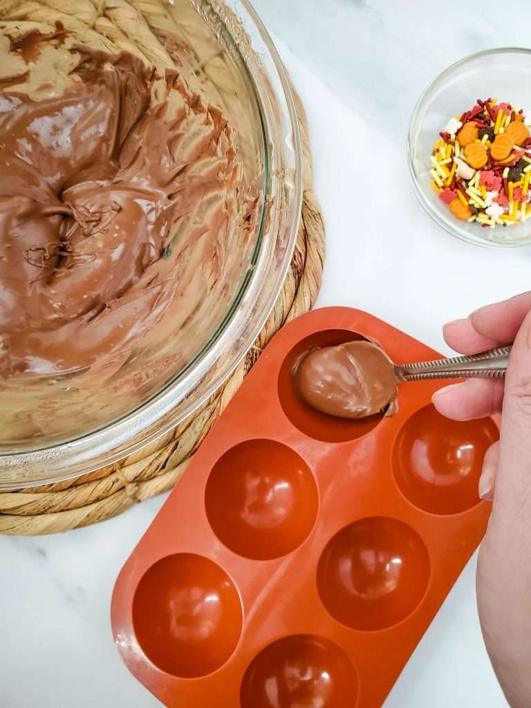 Fall-Themed Hot Chocolate Cocoa Bombs 4 20210929 145649