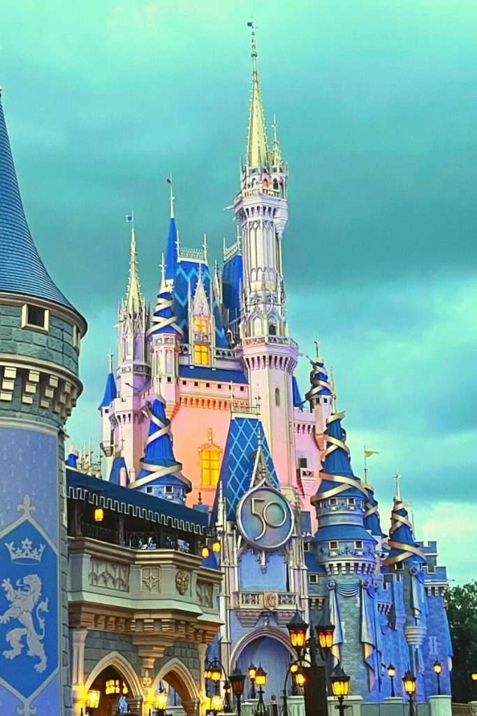 12 Places for Outdoor Dining at Disney 4 Cinderellas Castle at Disney World