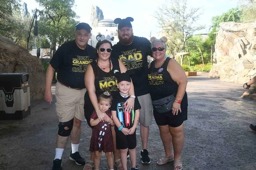 family at hollywood studios in disney