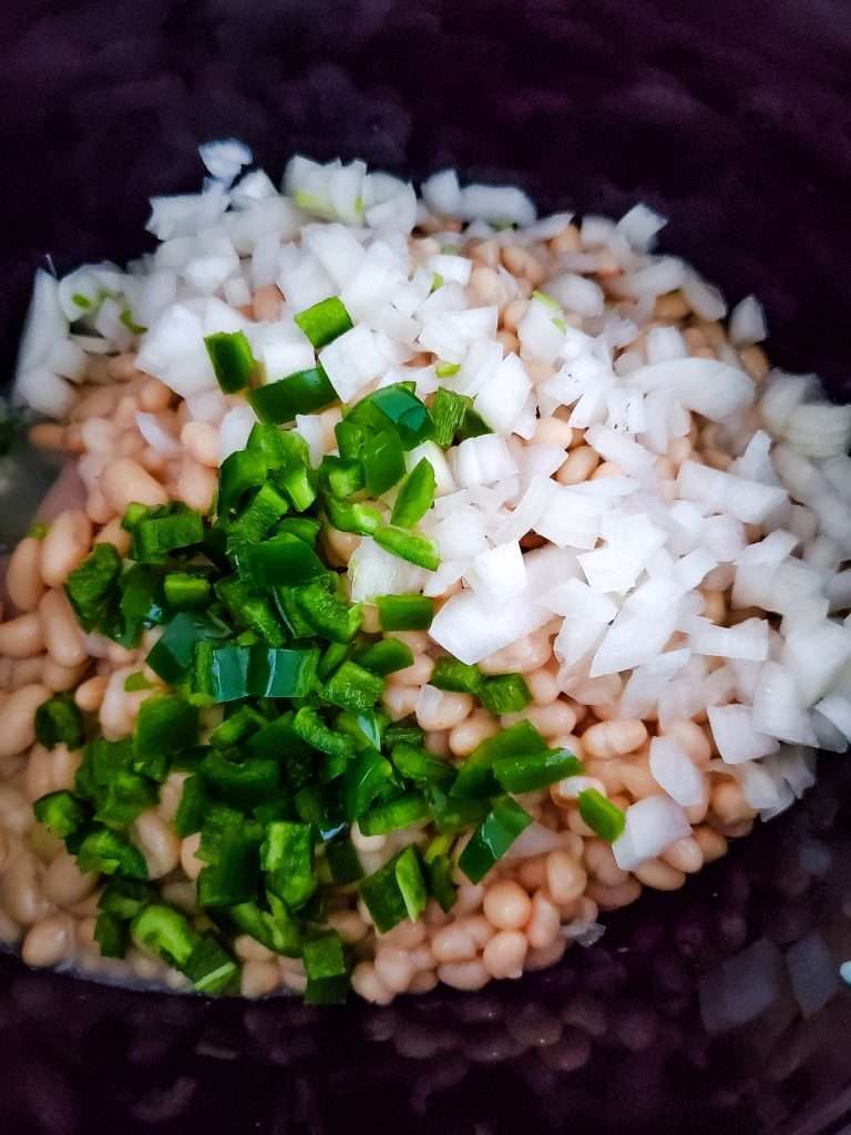 How to Make Chicken Chili in Your Crock Pot 7 20211021 105545