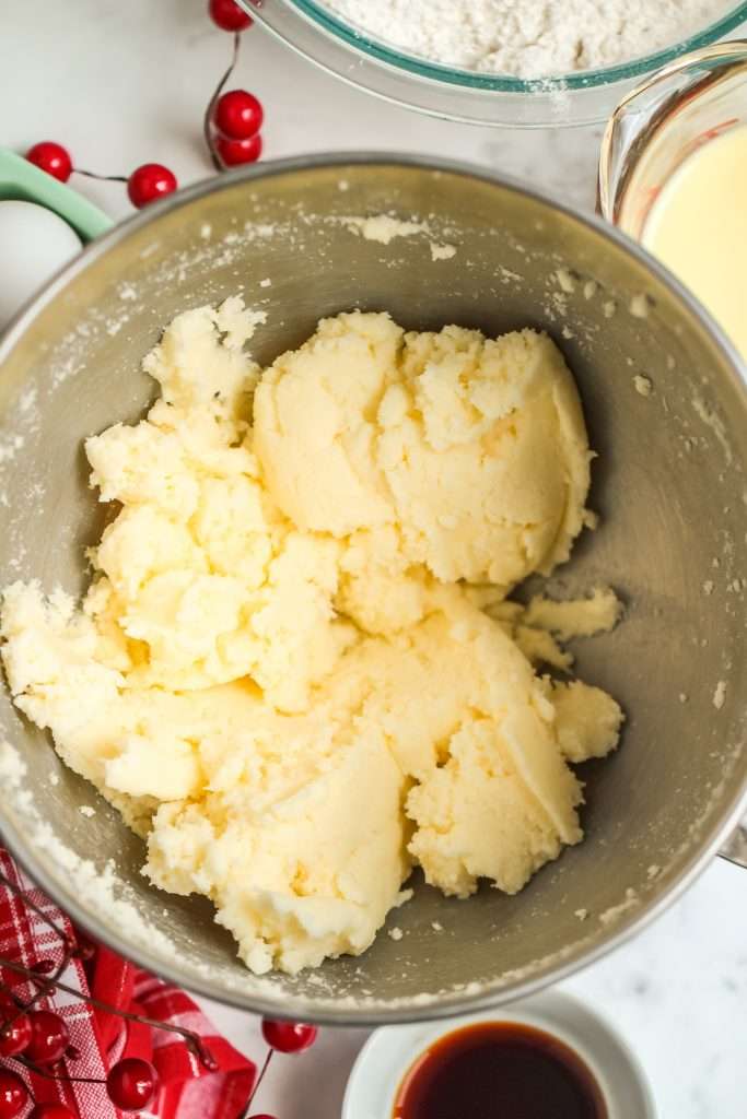 Quick and Easy Eggnog Cake 7 eggnog cake batter in bowl