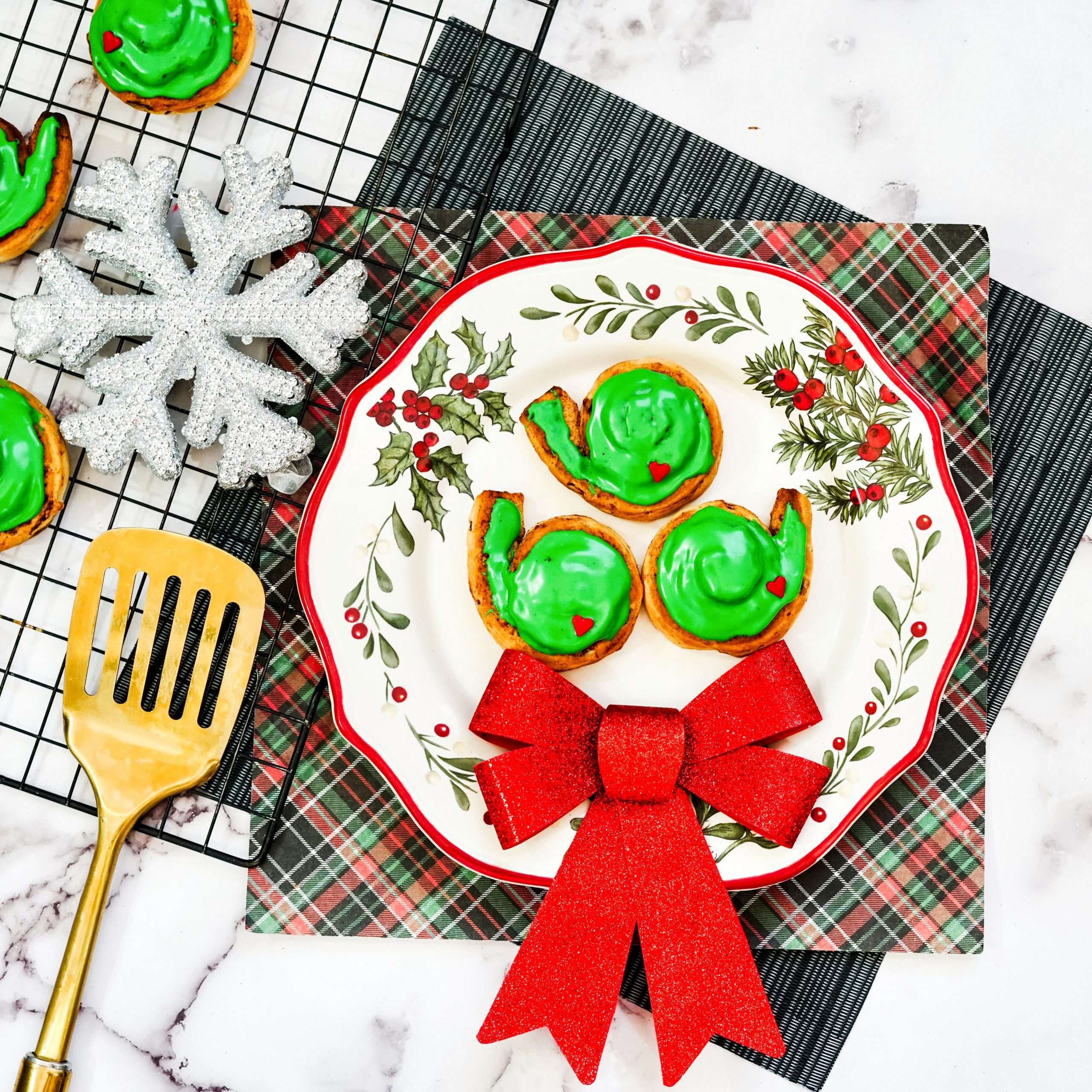 Grinch Christmas Cinnamon Rolls