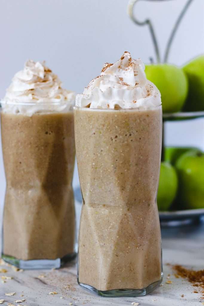 Apple Pie Smoothie 5 two apple pie smoothies in glasses