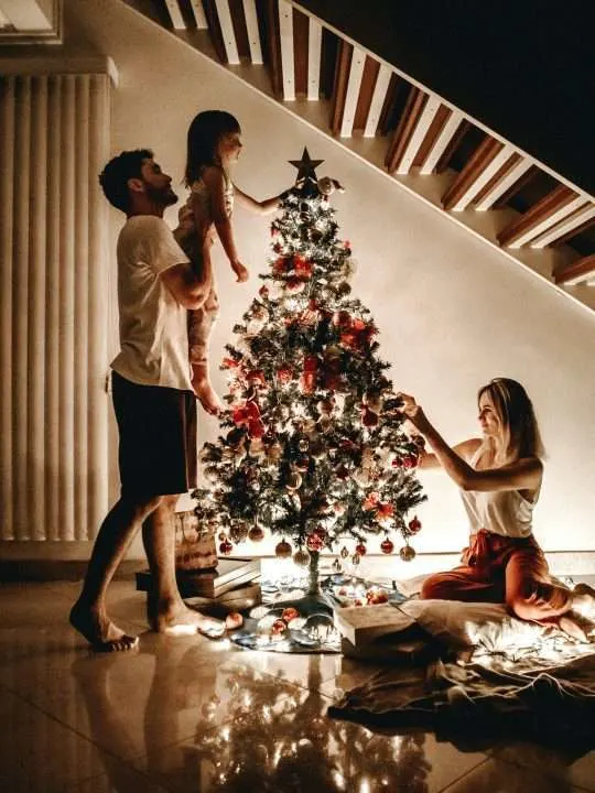 5 Christmas traditions for families