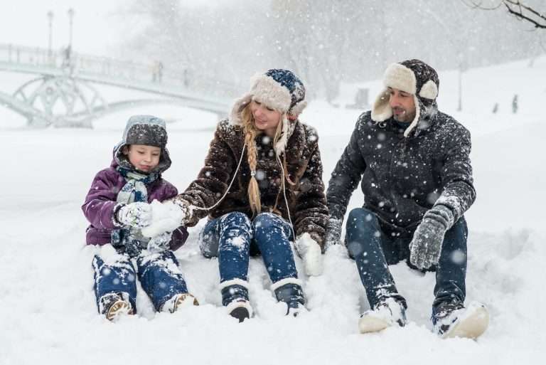 free winter family activities