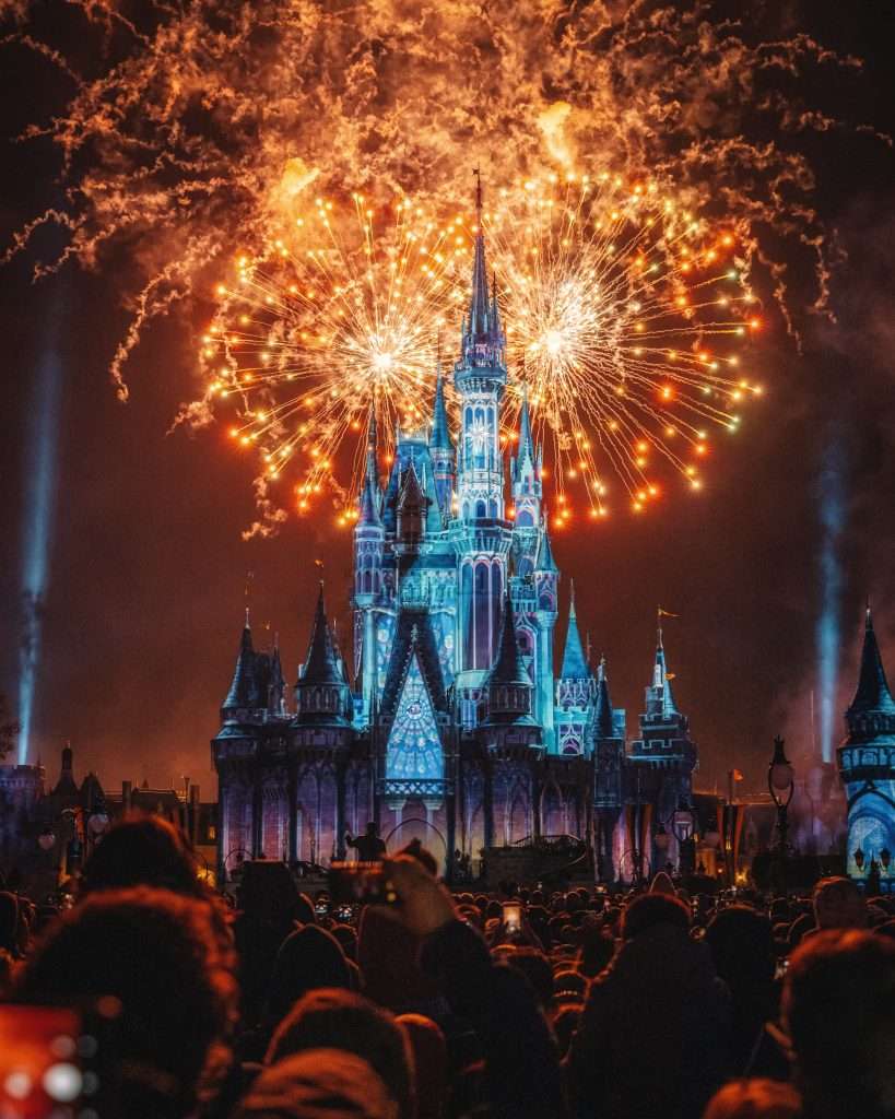 Disney World Discounts to Cut Down the Cost of Your Vacation 4 How to Celebrate Christmas at Disney World