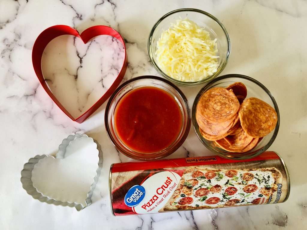 Heart Shaped Mini Pizzas 6 ingredients for valentine's day mini heart pizzas