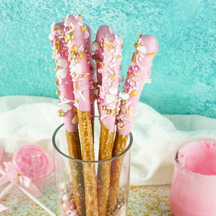 Valentine's Day Chocolate Covered Pretzels 10 Valentine's Day Chocolate Covered Pretzels