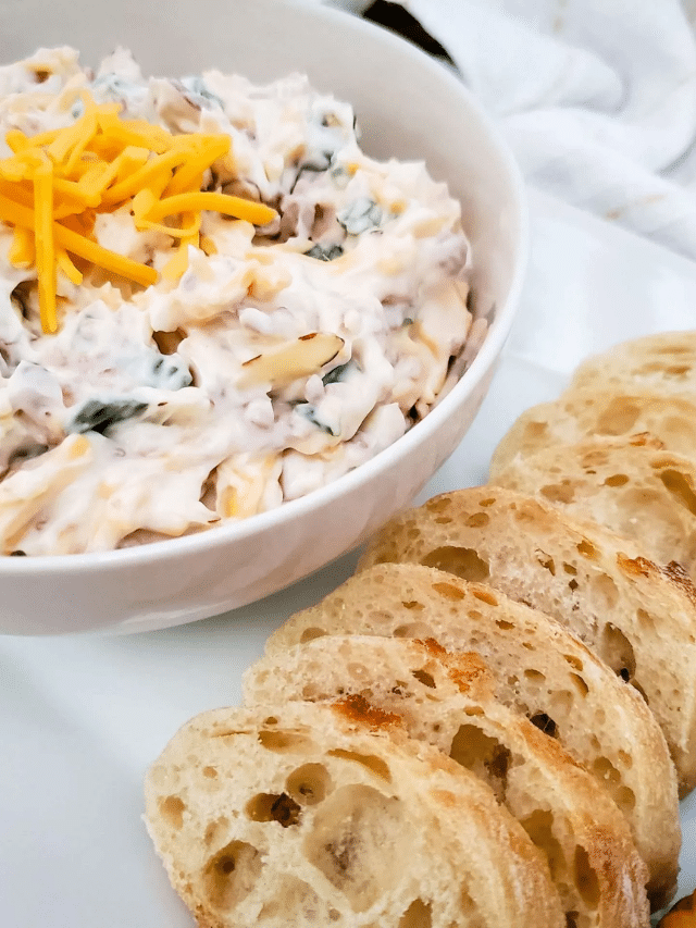 35 Party Appetizers For New Years Eve 3 Neiman Marcus Dip in bowl with small slices of bread