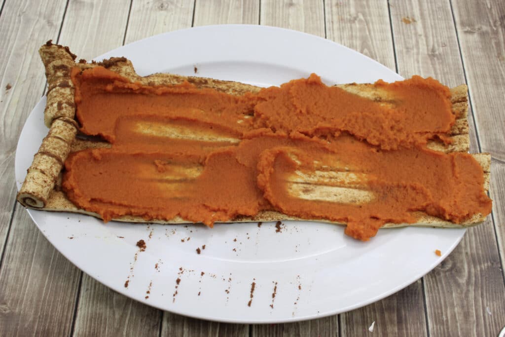 Pumpkin Cinnamon Rolls (3 Ingredients) 12 Cinnamon rolls topped with pumpkin puree.