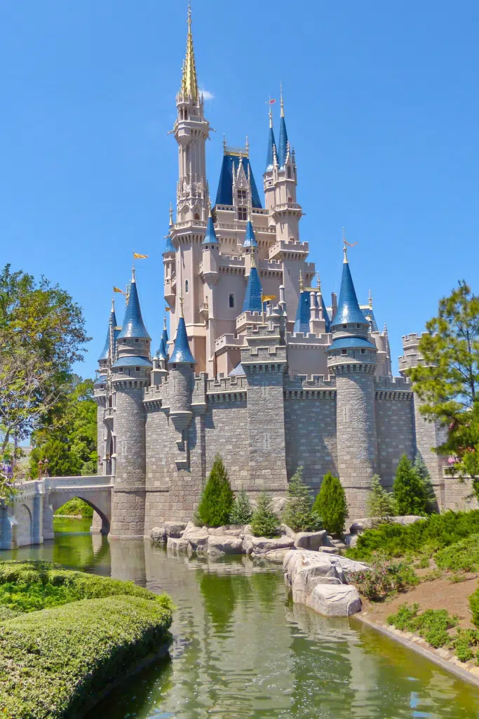 cinderella's castle at walt disney world