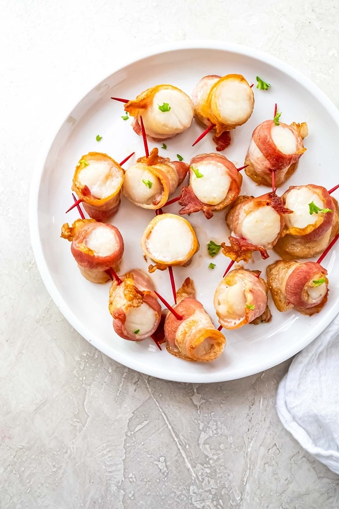 35 Party Appetizers For New Years Eve 15 plate of bacon wrapped scallops