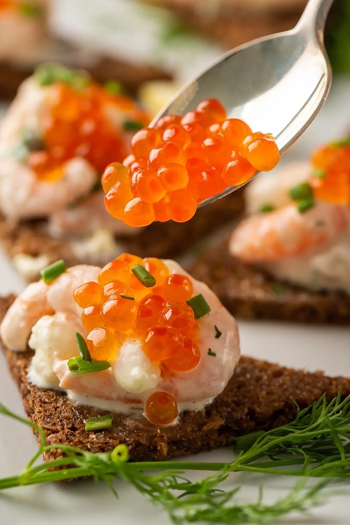 35 Party Appetizers For New Years Eve 16 Swedish toast with shrimp sauce and caviar on top
