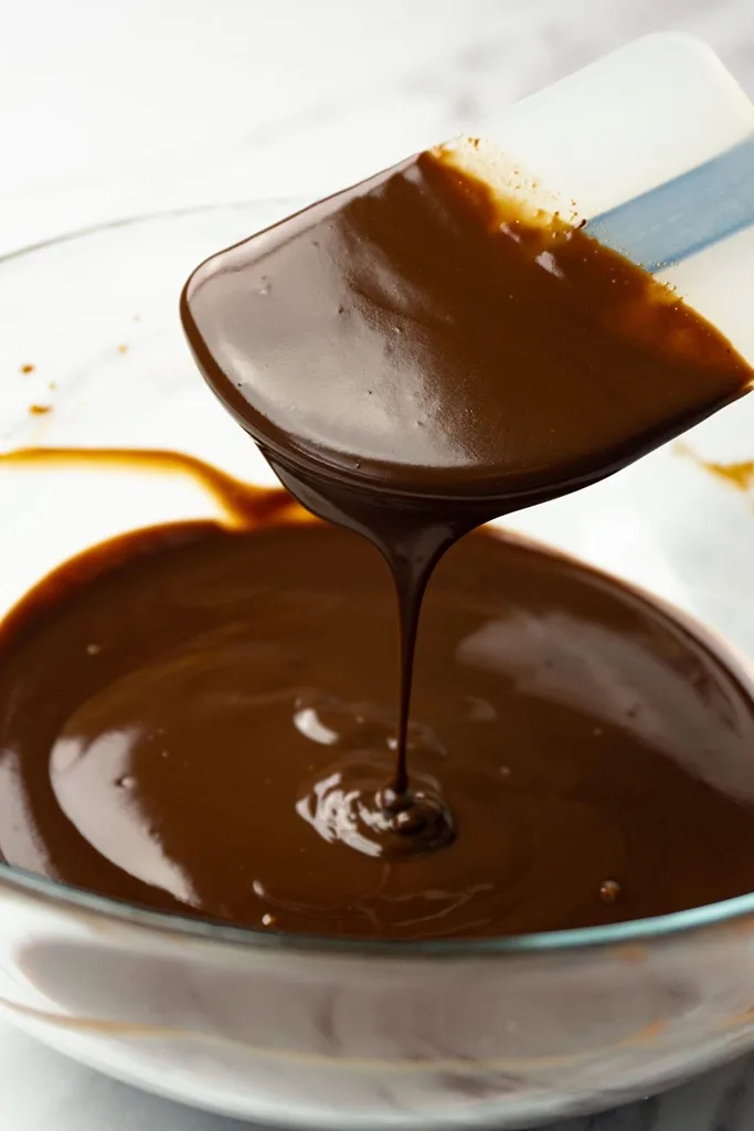 50 Easy Cake Filling Recipe Ideas 12 chocolate, vanilla, red velvet cake Chocolate ganache