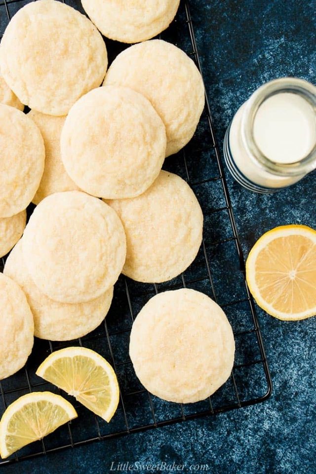 25 Old Fashioned Christmas Sugar Cookie Recipes