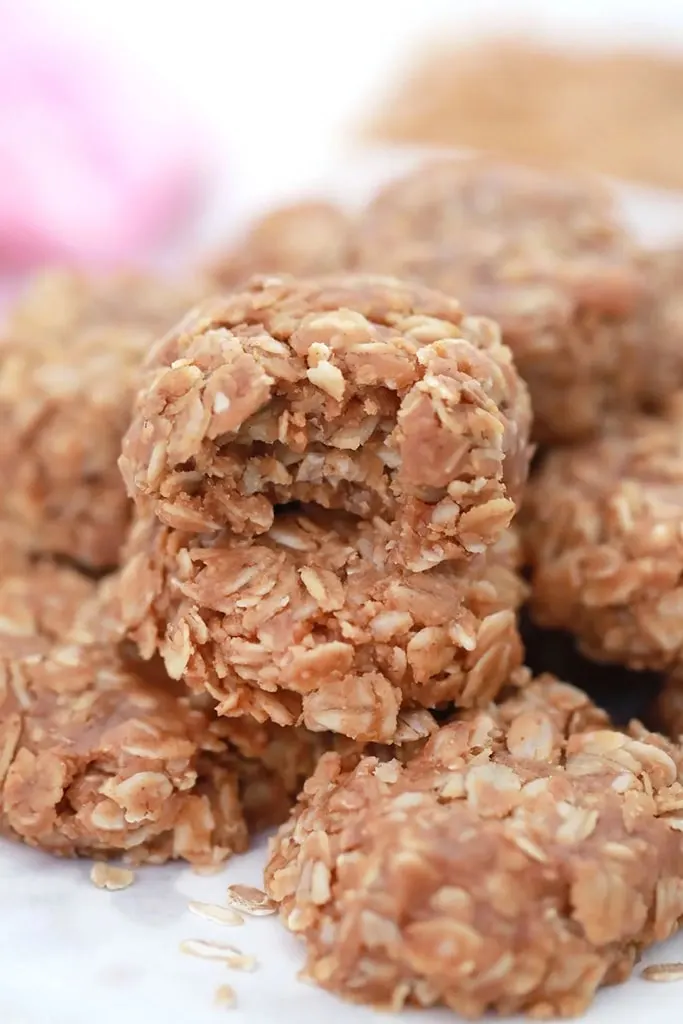 close up of center of no bake payment cocoa cookies 