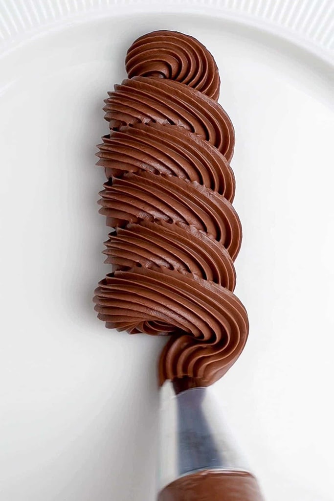 50 Easy Cake Filling Recipe Ideas 19 chocolate, vanilla, red velvet cake