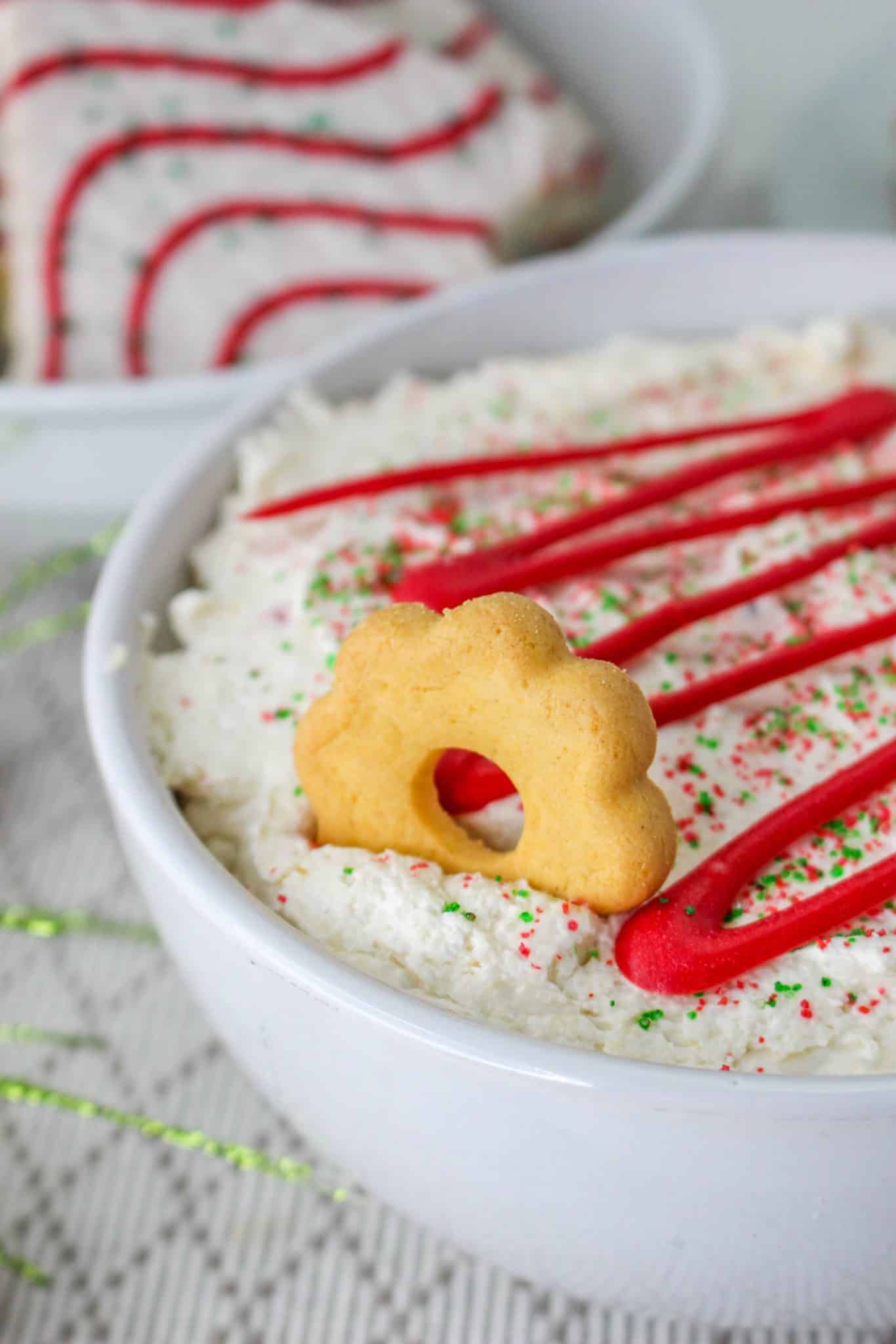 Little Debbie Christmas Tree Cake Dip (Easy No Bake Christmas Dessert)