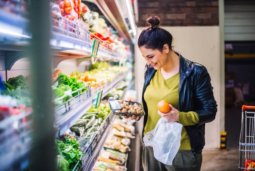 Food Delivery to Disney World Hotels 2 Personal shopper getting groceries for food delivery to Disney World hotels