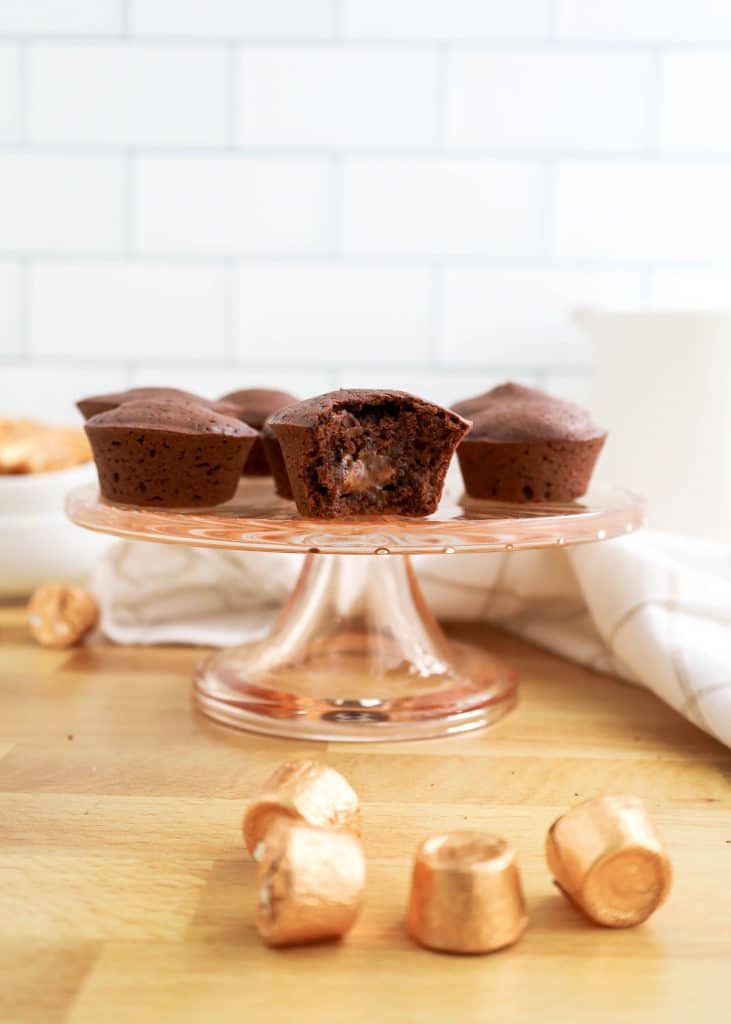 Easy Rolo Brownie Bites 6 rolo brownie bites on pedestal glass display plate