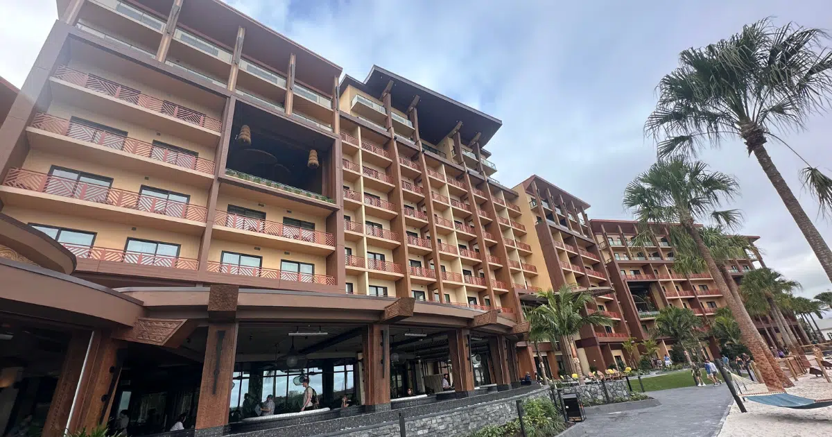 Curated visual reference: Gallery Detail: 2 Bedroom Penthouse Villa At Disney World S Polynesian Island